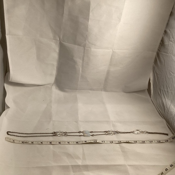 Long silver tone metallic necklace with translucent acrylic beads - Picture 5 of 5